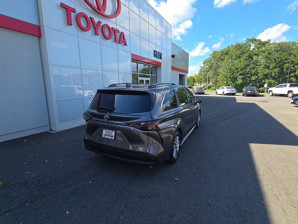 Certified 2024 Toyota Sienna XLE w/ XLE Plus Package AWD/4WD image 5