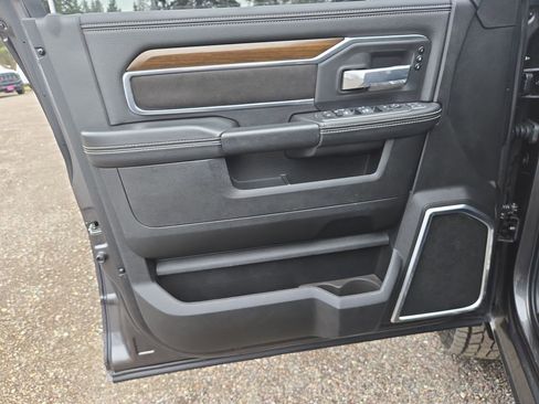 Used 2024 RAM 2500 Laramie image 12