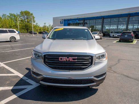 Used 2017 GMC Acadia SLE w/ LPO, Floor Liner Package FWD image 2