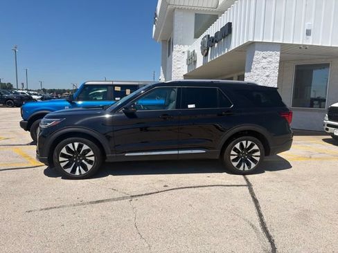 Used 2026 Ford Explorer Platinum w/ LUX Leather Package AWD/4WD image 4