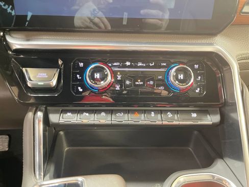 Certified 2022 GMC Sierra 1500 Denali w/ Technology Package image 19