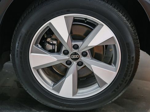 Certified 2023 Audi Q5 2.0T Premium Plus w/ Premium Plus Package AWD/4WD image 11