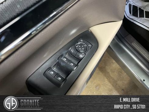 Used 2023 Lincoln Nautilus Reserve w/ Equipment Group 201A image 11