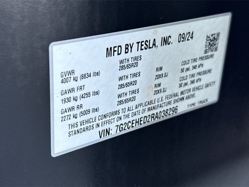 Used 2024 Tesla Cybertruck AWD Crew Cab image 27