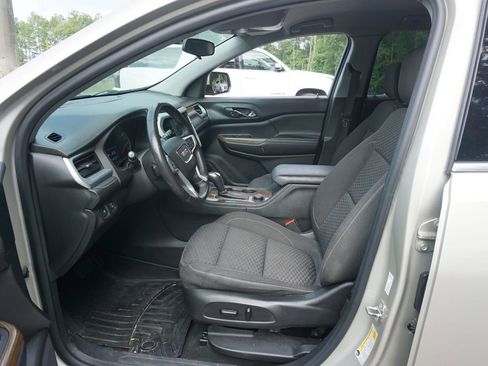 Used 2017 GMC Acadia SLE FWD image 2
