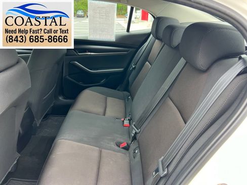 Used 2022 MAZDA MAZDA3 s FWD image 13