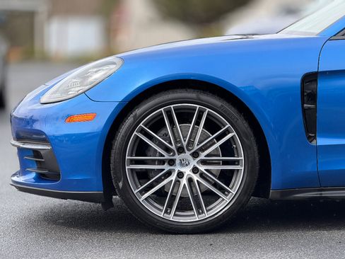 Used 2018 Porsche Panamera 4 image 21