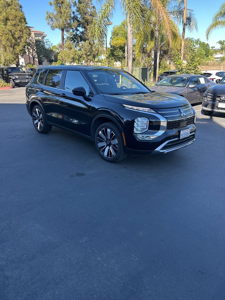 Used 2025 Mitsubishi Outlander SE AWD/4WD image 5