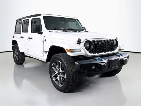 Used 2024 Jeep Wrangler Unlimited image 1