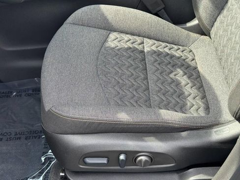 Used 2023 Chevrolet Equinox LT AWD/4WD image 21