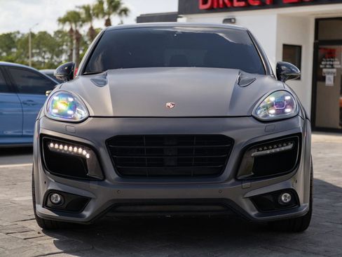 Used 2015 Porsche Cayenne Turbo AWD/4WD image 4