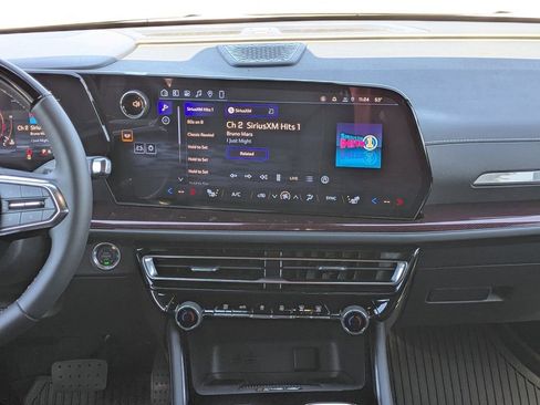 New 2026 Chevrolet Traverse Z71 w/ Enhanced Driving Package AWD/4WD image 17