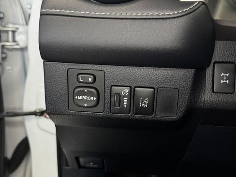 Used 2016 Toyota RAV4 Limited AWD/4WD image 18