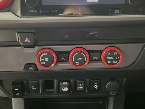 Used 2019 Toyota Tacoma TRD Sport image 26