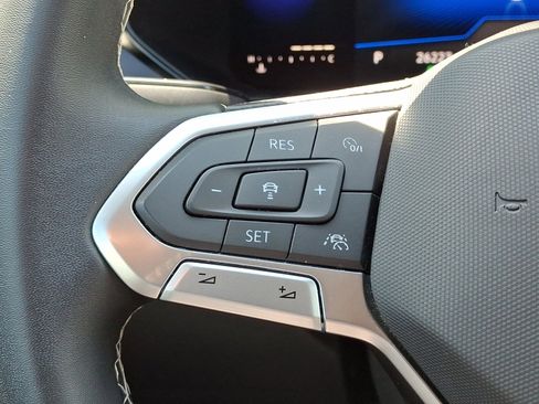 Used 2022 Volkswagen Taos SE w/ Driver Assistance Package image 22