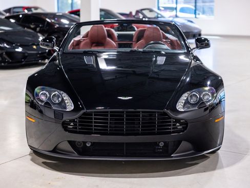 Used 2014 Aston Martin V8 Vantage Roadster RWD image 11