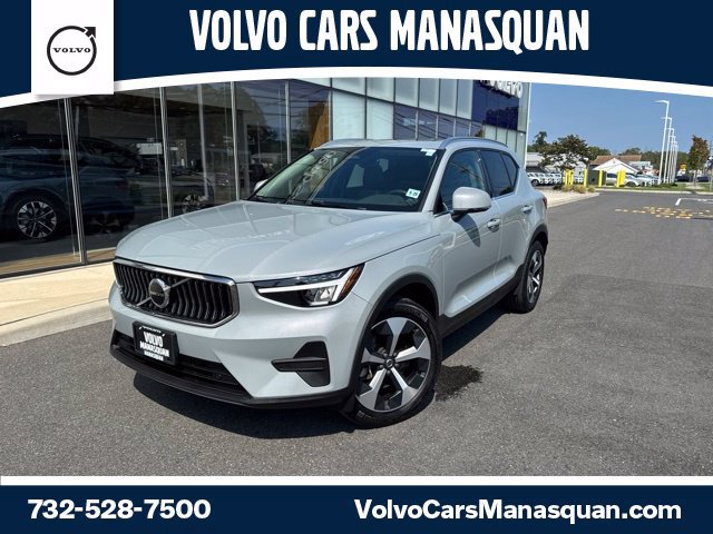 Certified 2025 Volvo XC40 B5 Core w/ Protection Package Premier AWD/4WD image 1