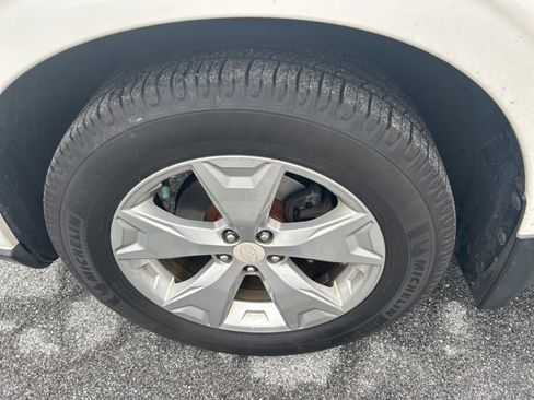 Used 2015 Subaru Forester 2.5i Limited image 11