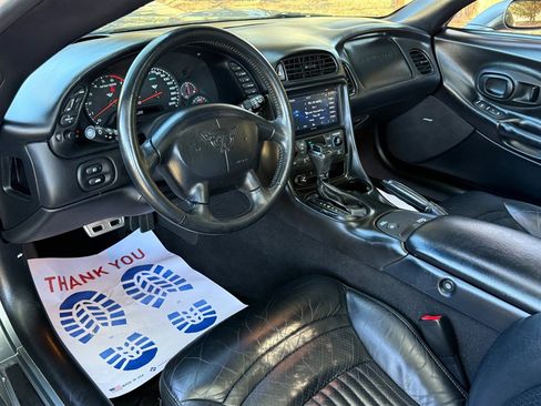 Used 2004 Chevrolet Corvette Convertible w/ Preferred Equipment Group image 43