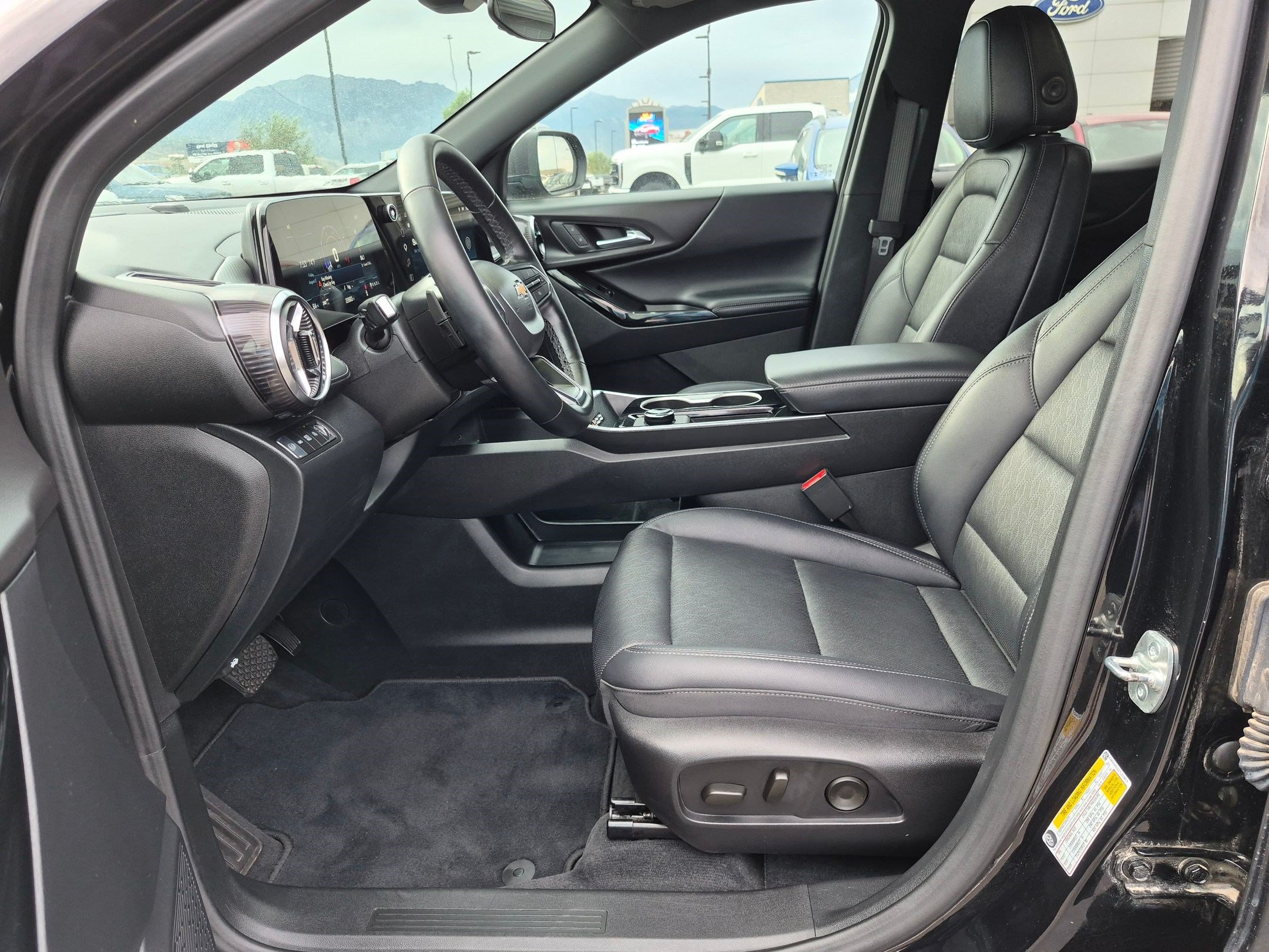 Used 2026 Chevrolet Equinox LT w/ Convenience Package II AWD/4WD image 18