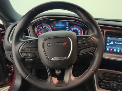 Used 2022 Dodge Challenger SXT image 41