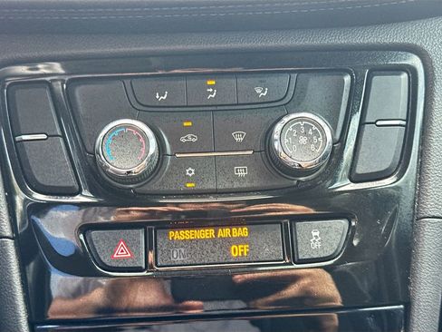 Used 2021 Buick Encore Preferred image 16