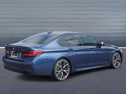 Used 2023 BMW M550i xDrive image 4