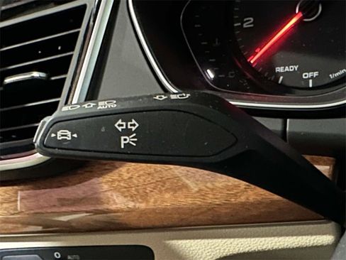 Used 2023 Audi Q5 2.0T Premium w/ Convenience Package image 34