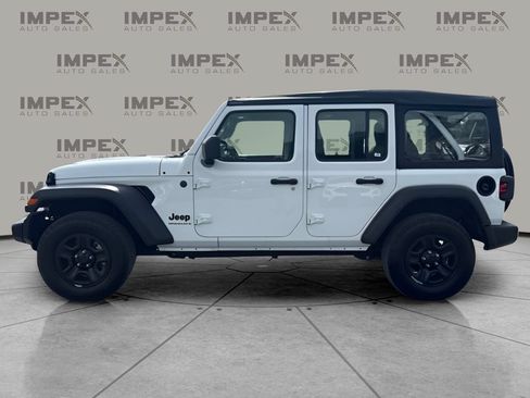 Used 2025 Jeep Wrangler Unlimited Sport AWD/4WD image 2