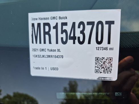 Used 2021 GMC Yukon XL Denali w/ Denali Premium Package AWD/4WD image 35
