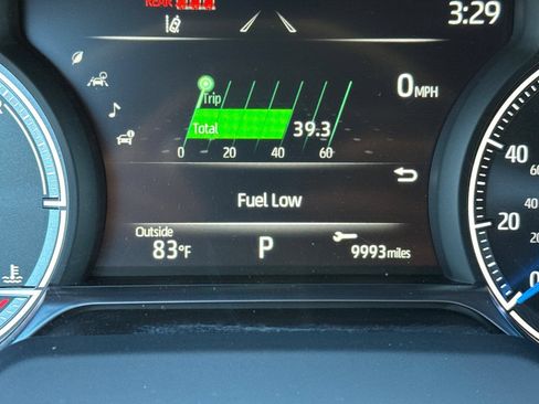 Certified 2023 Toyota Venza XLE AWD/4WD image 32