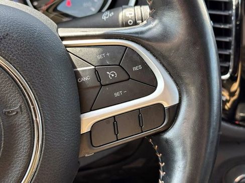 Used 2020 Jeep Compass Limited AWD/4WD image 21