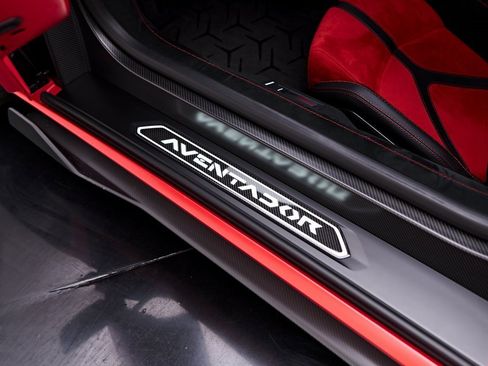 Used 2019 Lamborghini Aventador SVJ image 66