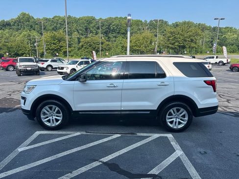 Used 2018 Ford Explorer XLT w/ Equipment Group 202A AWD/4WD image 6