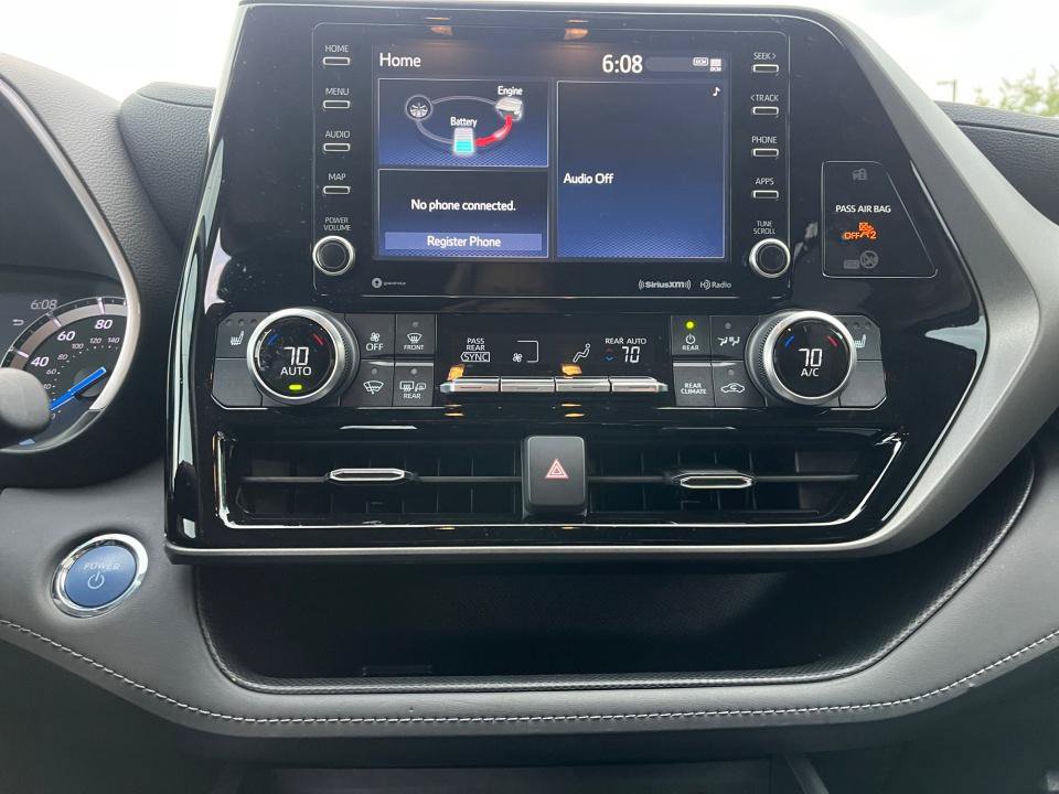 Used 2022 Toyota Highlander XLE AWD/4WD image 18