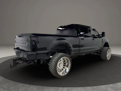 Used 2022 Ford F350 Platinum AWD/4WD image 5