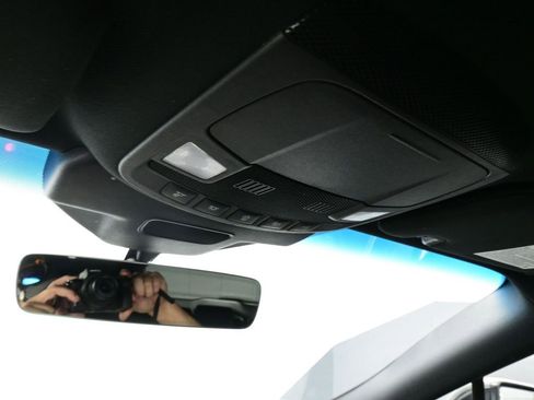 Used 2019 Lincoln Nautilus Premier image 19