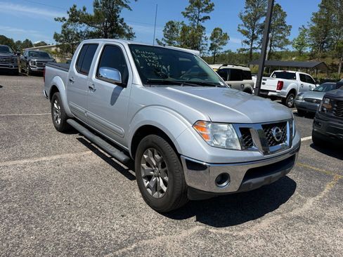 Used 2013 Nissan Frontier SV w/ SV Value Truck Pkg RWD image 1