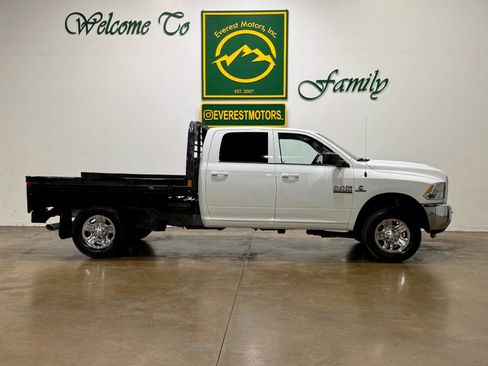 Used 2018 RAM 2500 Tradesman w/ Chrome Appearance Group image 2