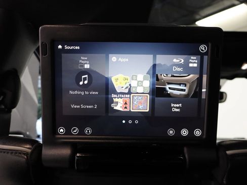 Used 2019 Chrysler Pacifica Limited w/ Advanced Safetytec Group FWD image 19