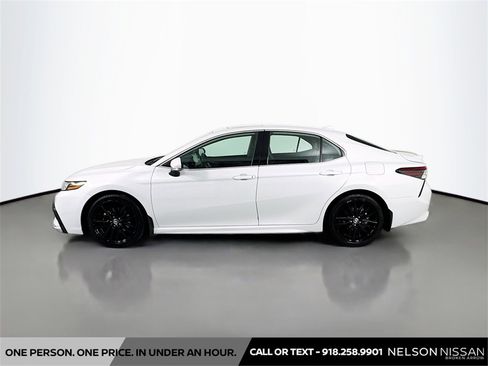 Used 2023 Toyota Camry XSE image 8