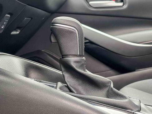 Used 2024 Toyota Corolla SE w/ SE Premium Package FWD image 21