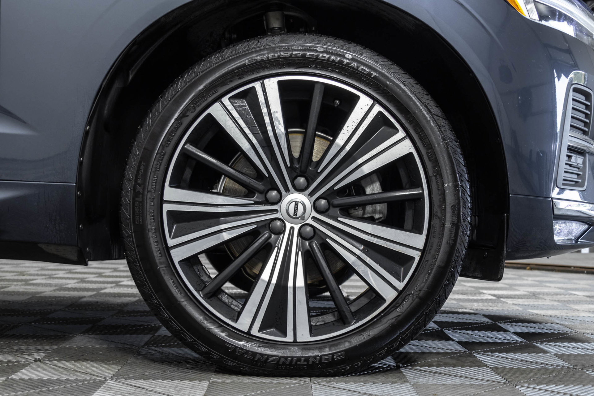 Used 2022 Volvo XC60 B5 Inscription w/ Protection Package Premier FWD image 44