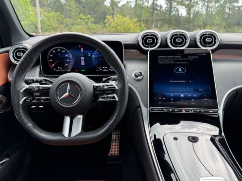 Certified 2025 Mercedes-Benz GLC 350e 4MATIC image 3