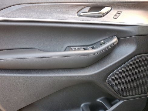 New 2025 Jeep Grand Cherokee L Limited image 9