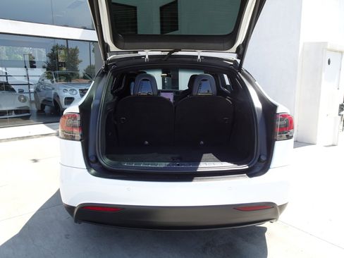 Used 2016 Tesla Model X 90D image 8