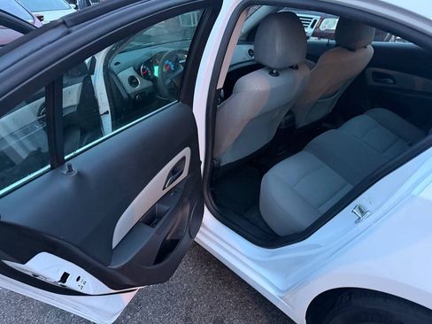 Used 2015 Chevrolet Cruze LT FWD image 12