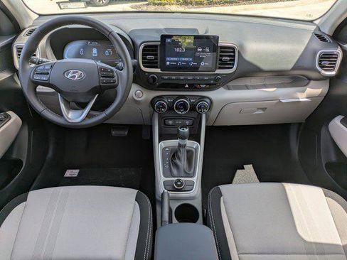 New 2025 Hyundai Venue SEL FWD image 9