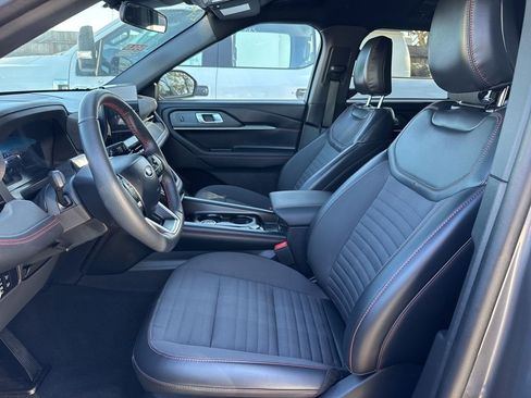 Used 2025 Ford Explorer ST-Line image 7