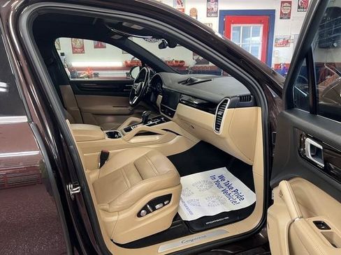 Used 2019 Porsche Cayenne AWD/4WD image 10